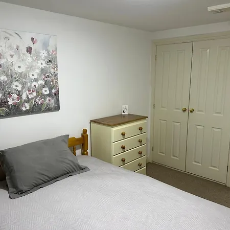 Apartment Squires Court Bristol